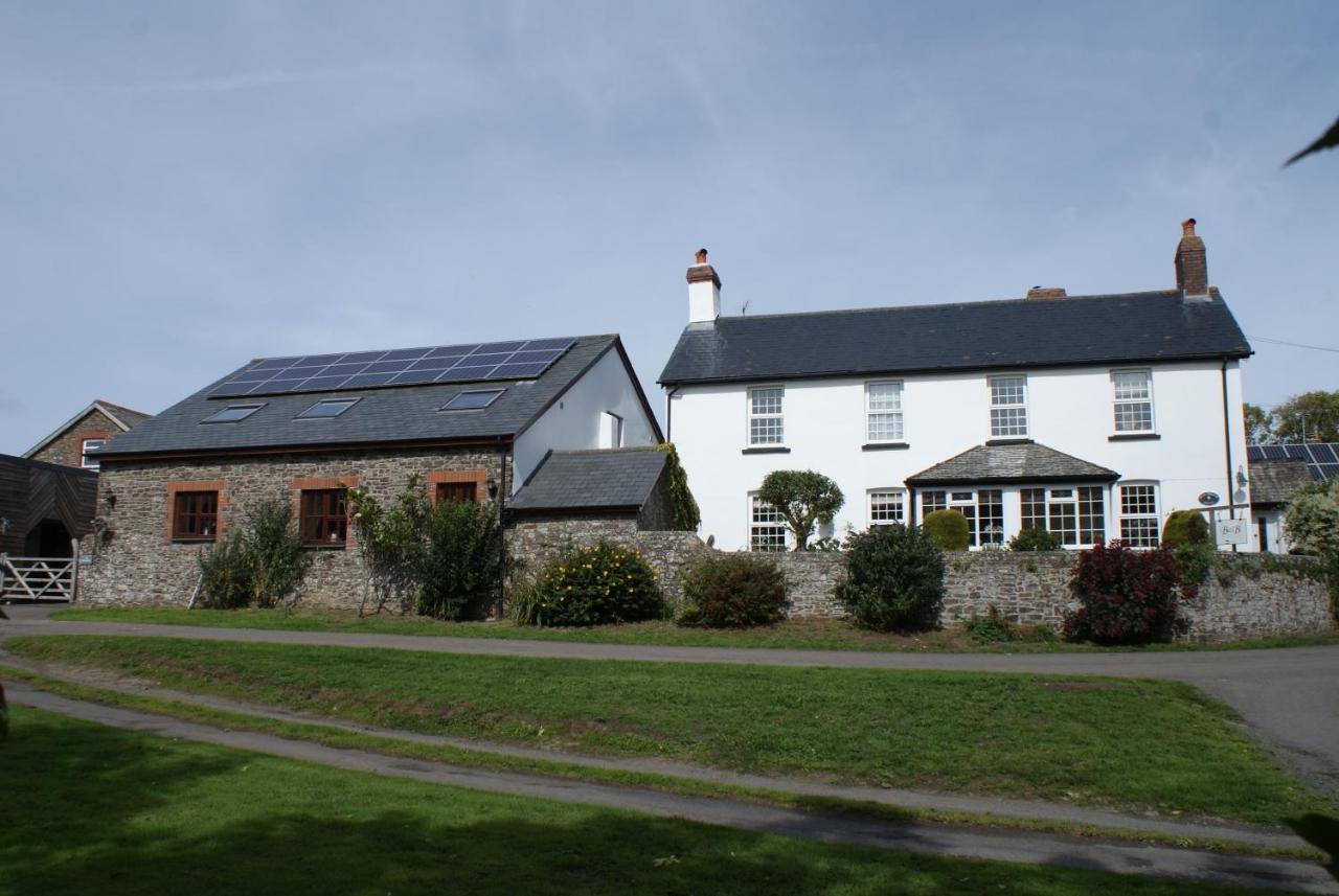 Great Philham House B&B Hartland Bagian luar foto