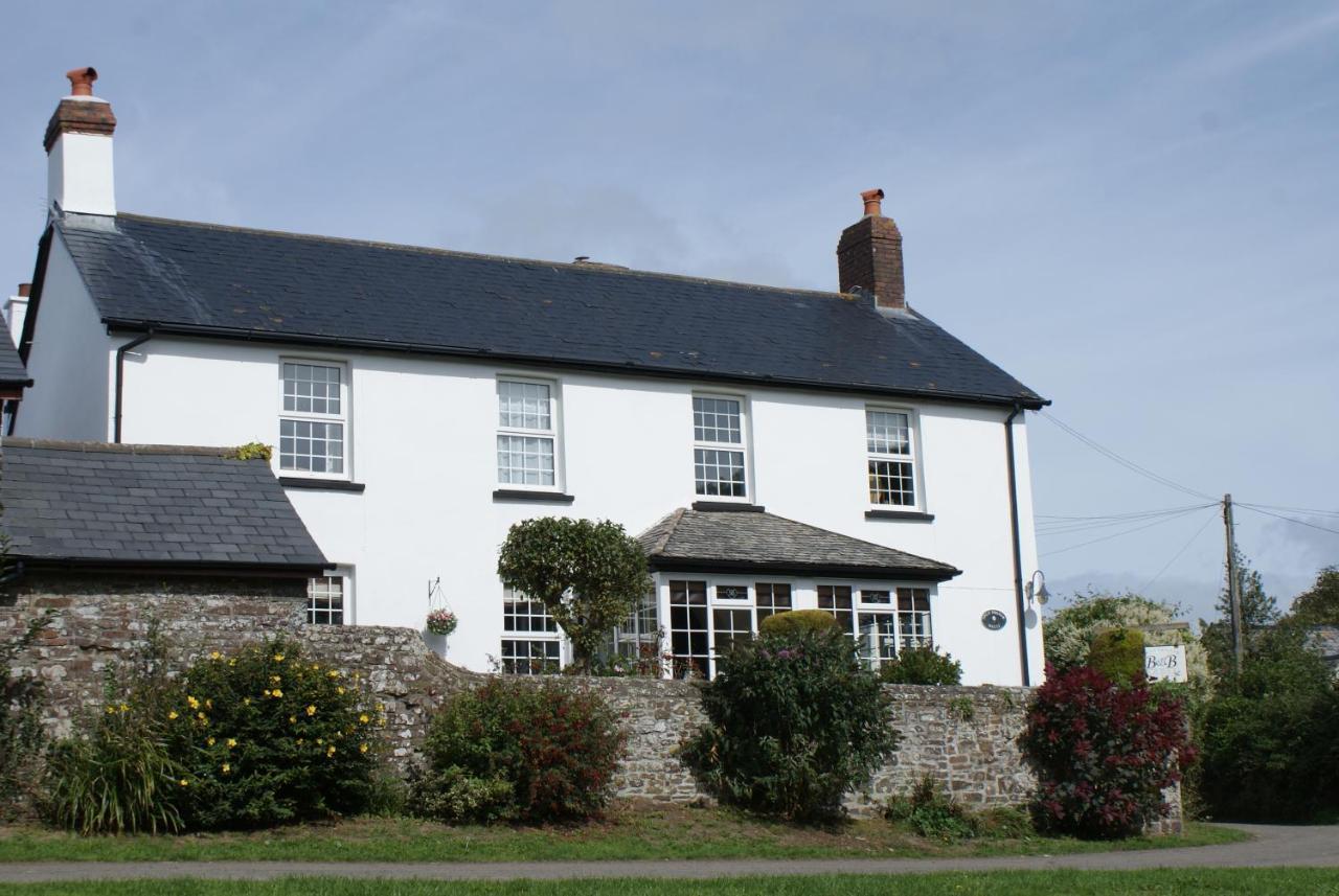 Great Philham House B&B Hartland Bagian luar foto